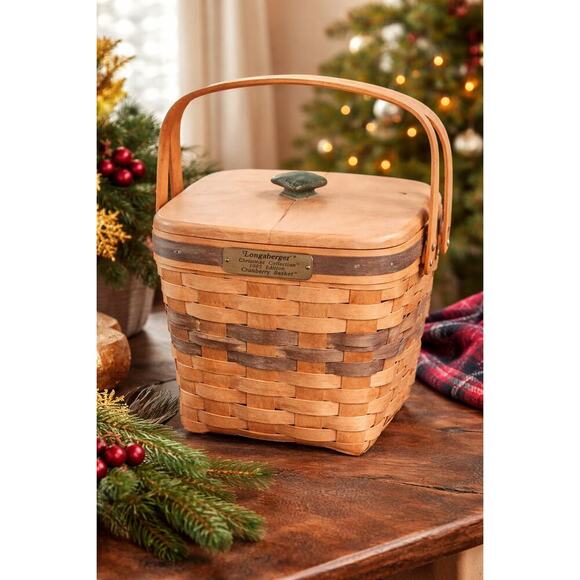 Longaberger Other - Vintage Longaberger 1995 Christmas Cranberry Basket w Lid Handle Liner USA